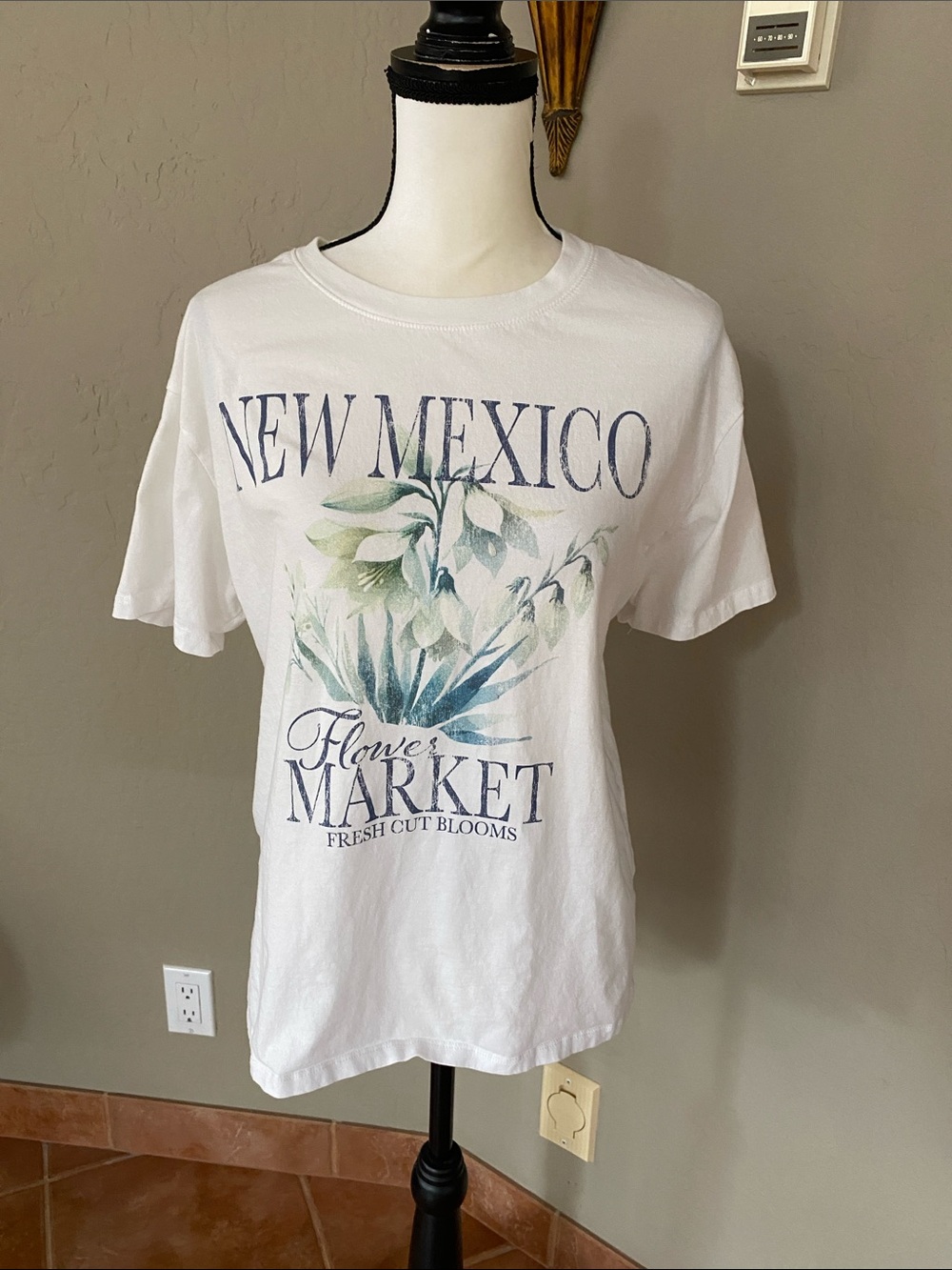New Mexico Flowers Market White Graphic Tee